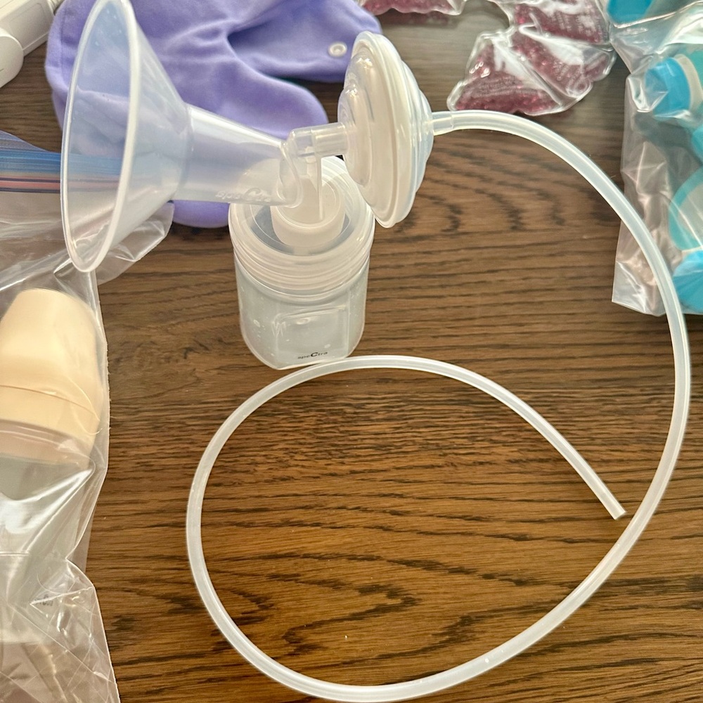 Spectra S2 Plus Breast Pump Bundle with Lots of Nursing/Pumping  Accessories - Picture 6 of 7